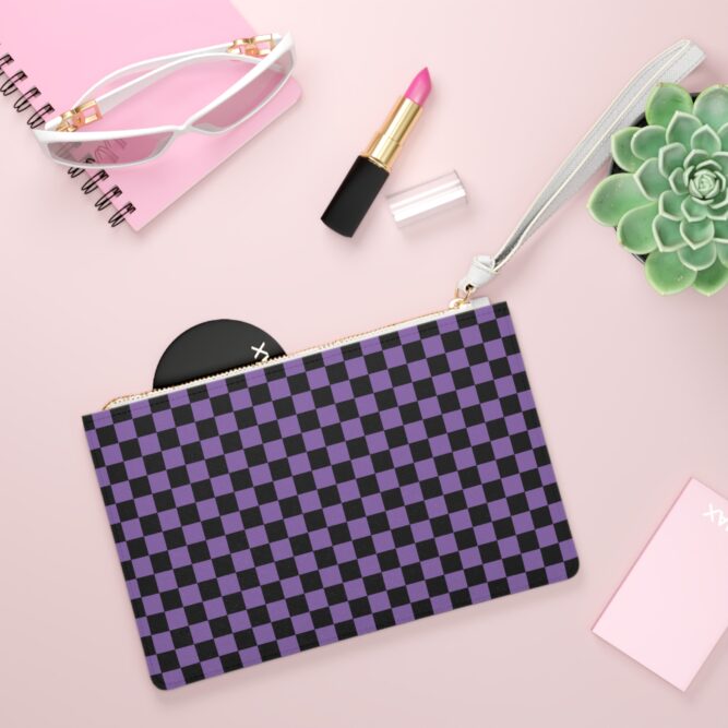 Saffiano Vegan Leather Checkthestar Clutch Bag in Purple - Image 4